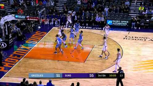 《NBA全场回放》【原声回放】灰熊vs太阳第3节 布克单打突破轻松命中