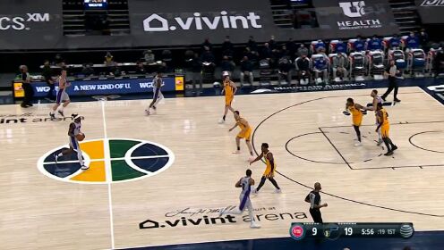 《NBA全场集锦》擎天白玉柱 费沃斯遮天蔽日大帽格里芬