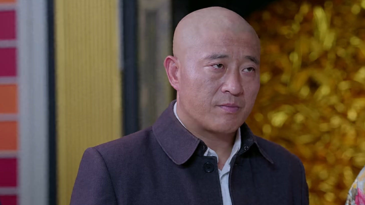 《小五当官》第24集03:赵丙承当着全县人的面侮辱王小五,还逼迫他写下