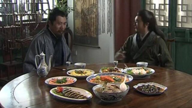 《新萍踪侠影》第18集02:贵客邀请谢天华共同品尝美食,谢天华进去后才知道贵客原来是大师兄董岳