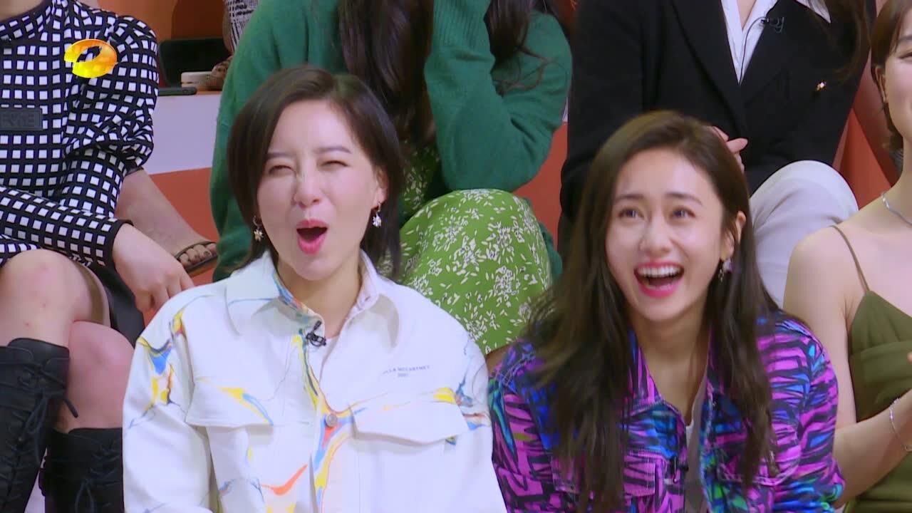 宋妍霏看妈妈跳舞落泪