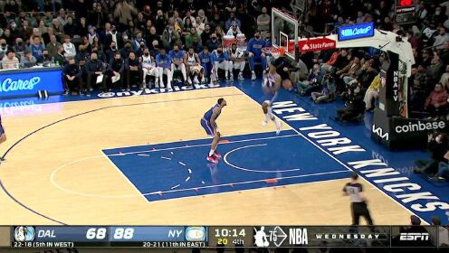 《NBA全场集锦》表演时刻来袭 托平目送巴雷特背身暴扣