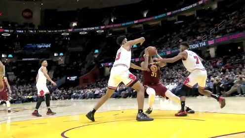《NBA骑士》布朗眼疾手快抢断一条龙扣篮得手 艾伦梦幻脚步做出回应