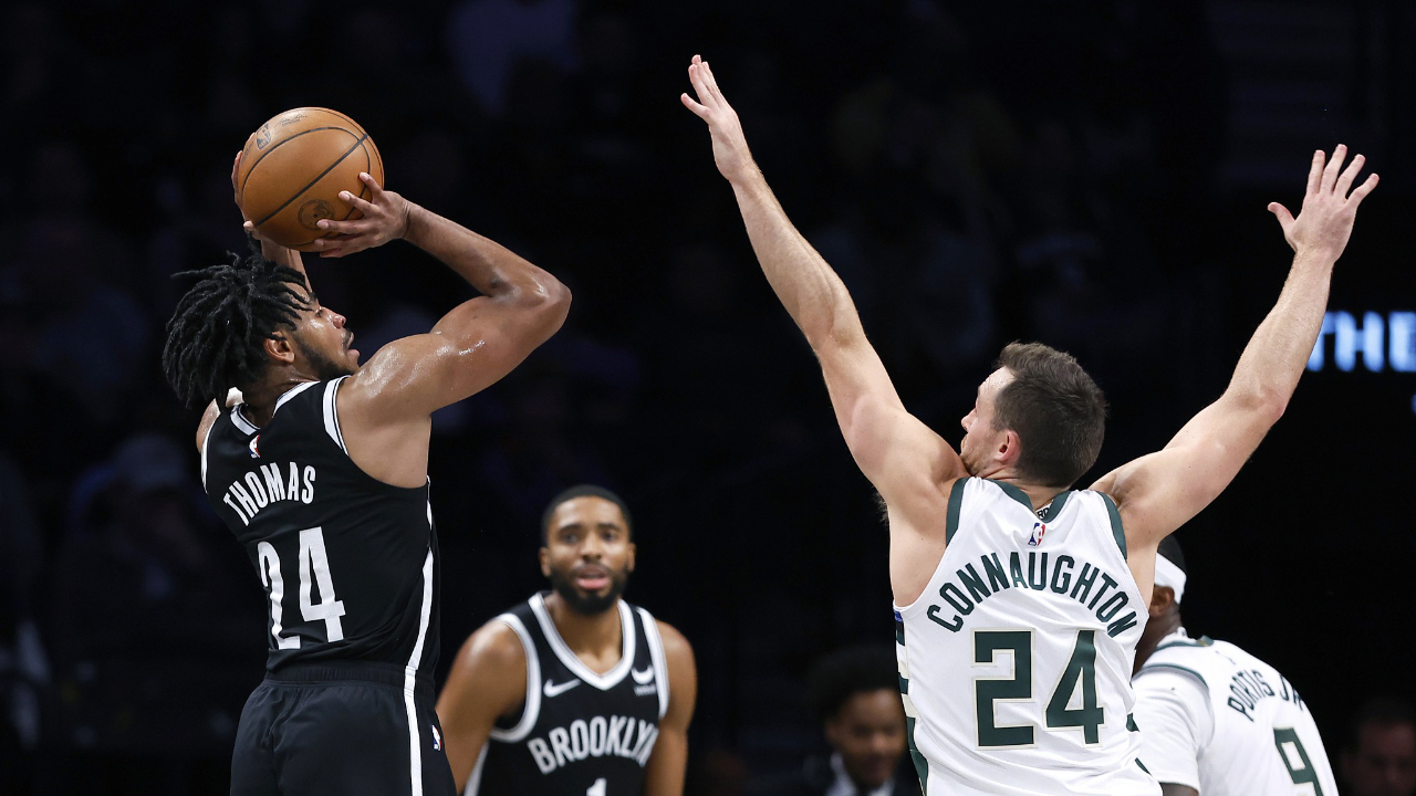 雄鹿vs篮网五佳球 西蒙斯单手劈扣 托马斯超远压哨