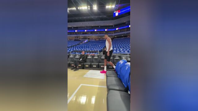 准备率队一扫阴霾 字母哥赛前训练手感不错