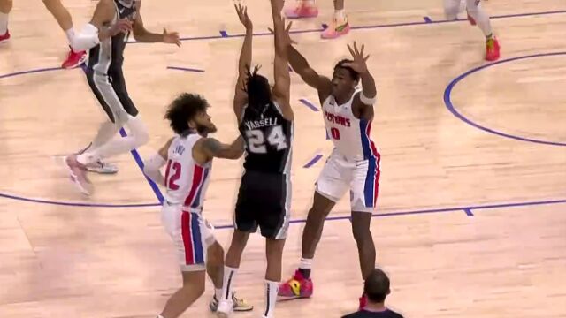 就像大人打小孩！文班亚马1v3高举高打上篮