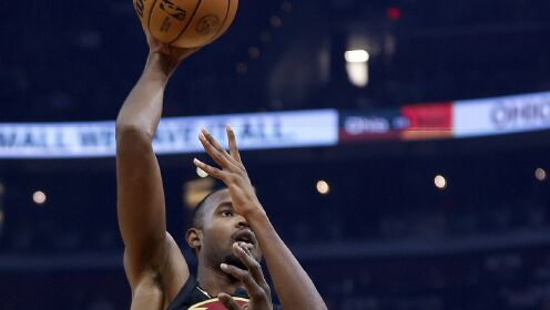 《NBA骑士》勇士vs骑士五佳球 莫布利长臂勾手轻松取分 格林直杀篮下单臂炸裂劈扣