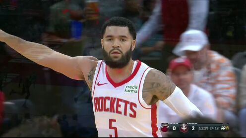 《NBA全场集锦》开场之后手感火热！ 范弗利特借挡拆三分出手毫不犹豫