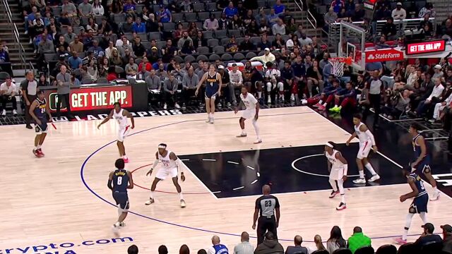 NBA：乔治半场轰下23分率快船大胜掘金