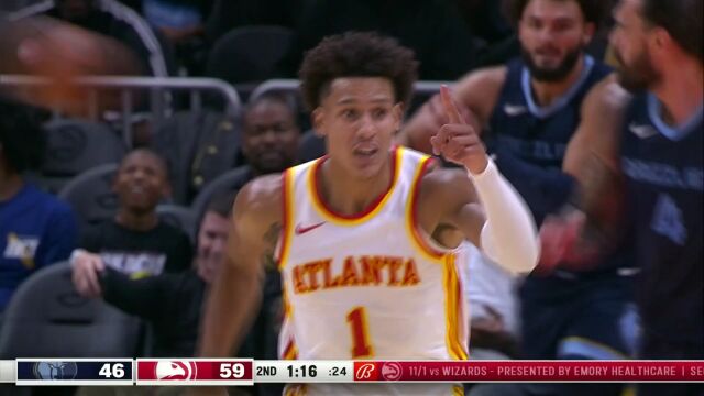 开始表演时刻！特雷杨胯下妙传杰伦-约翰逊空中滞空扣篮轻取2分