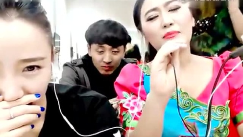 视频: 赵本山徒弟:文静和王金凤搞笑直播