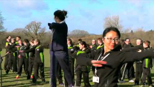 中式学校连载3：英国学生做广播体操