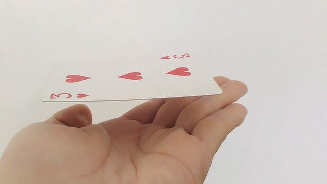 魔术揭秘扑克牌悬浮不可思议原来这么简单