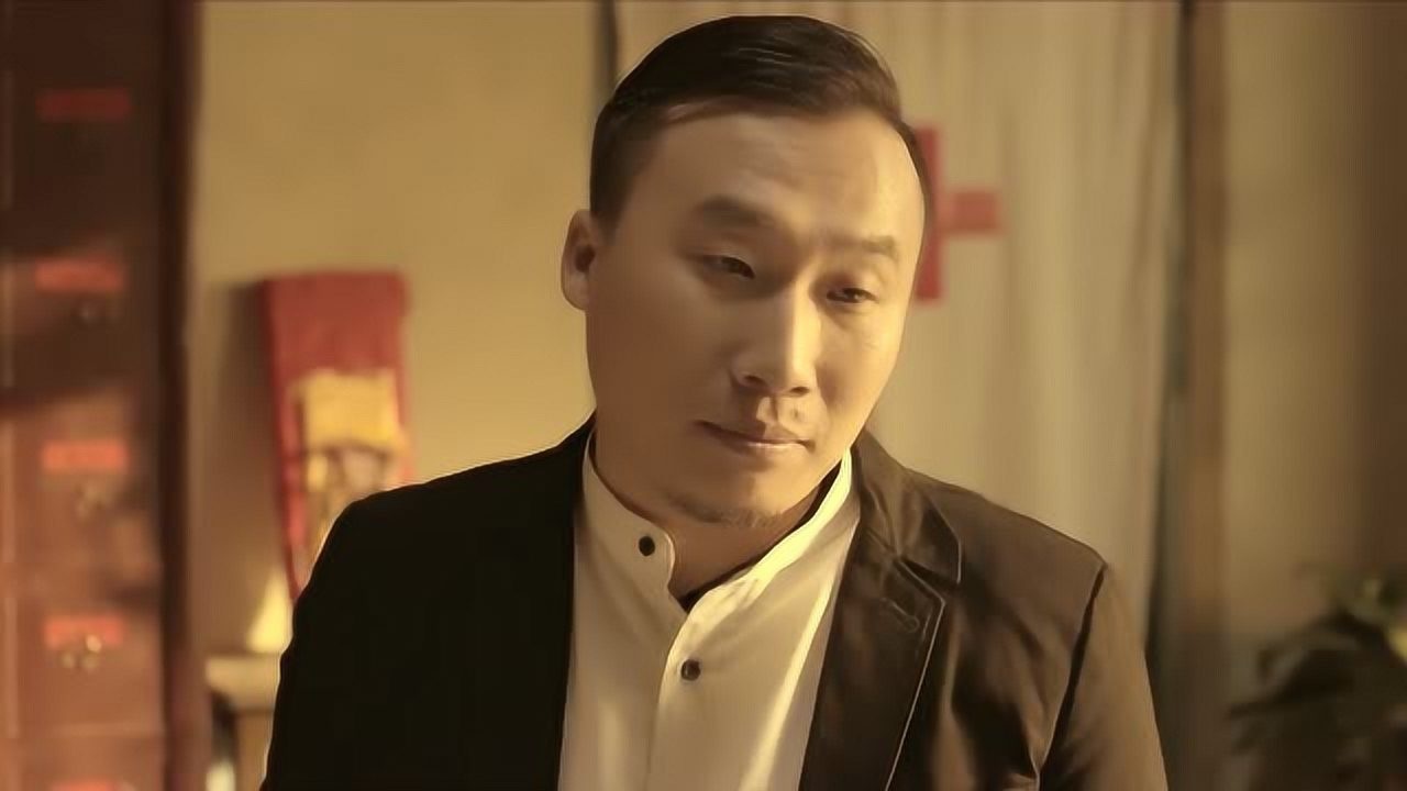 一部黑色幽默剧笑点挺不错