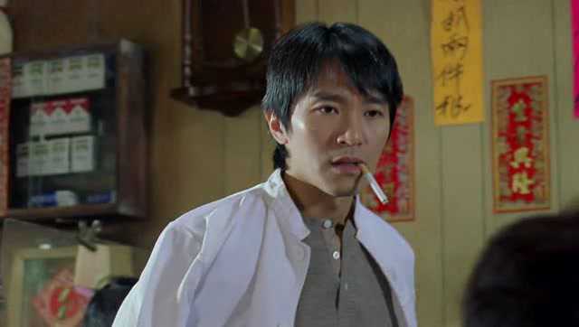 就凭周星驰饰演的何金水叼烟的动作也可称之为情感王子