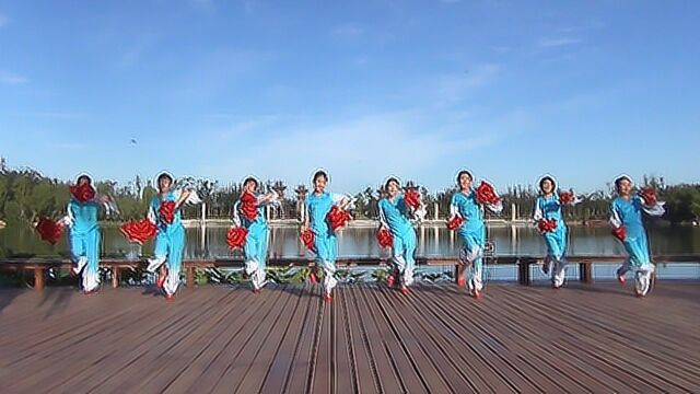 超好看的手绢舞详细教学版 昌黎波波广场舞《九月九秋风起》