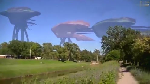天空中拍到的超清晰不明飞行物！巨大的UFO，可怖的章鱼形怪物
