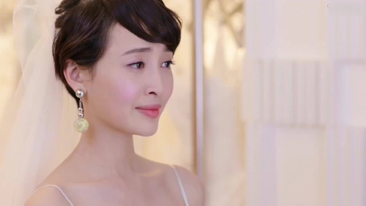 2017年9月25日发布02:42《一粒红尘》清羽身着婚纱,欣慰的告诉在天上
