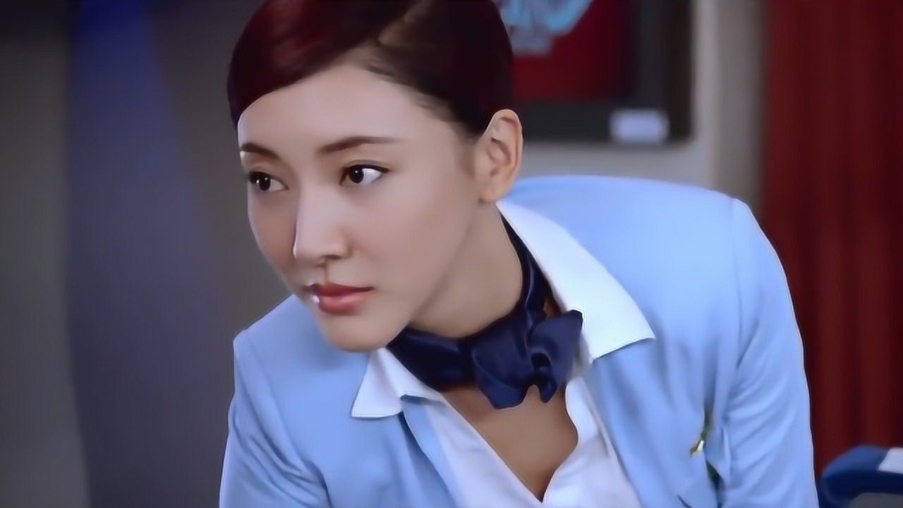 绝命航班空姐让乘客关掉手机知道乘客的身份空姐笑了