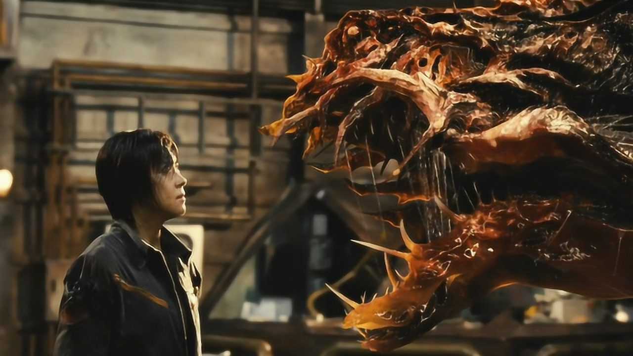 韩国科幻片《深海之战》美女河智苑如何消灭石油怪兽的!