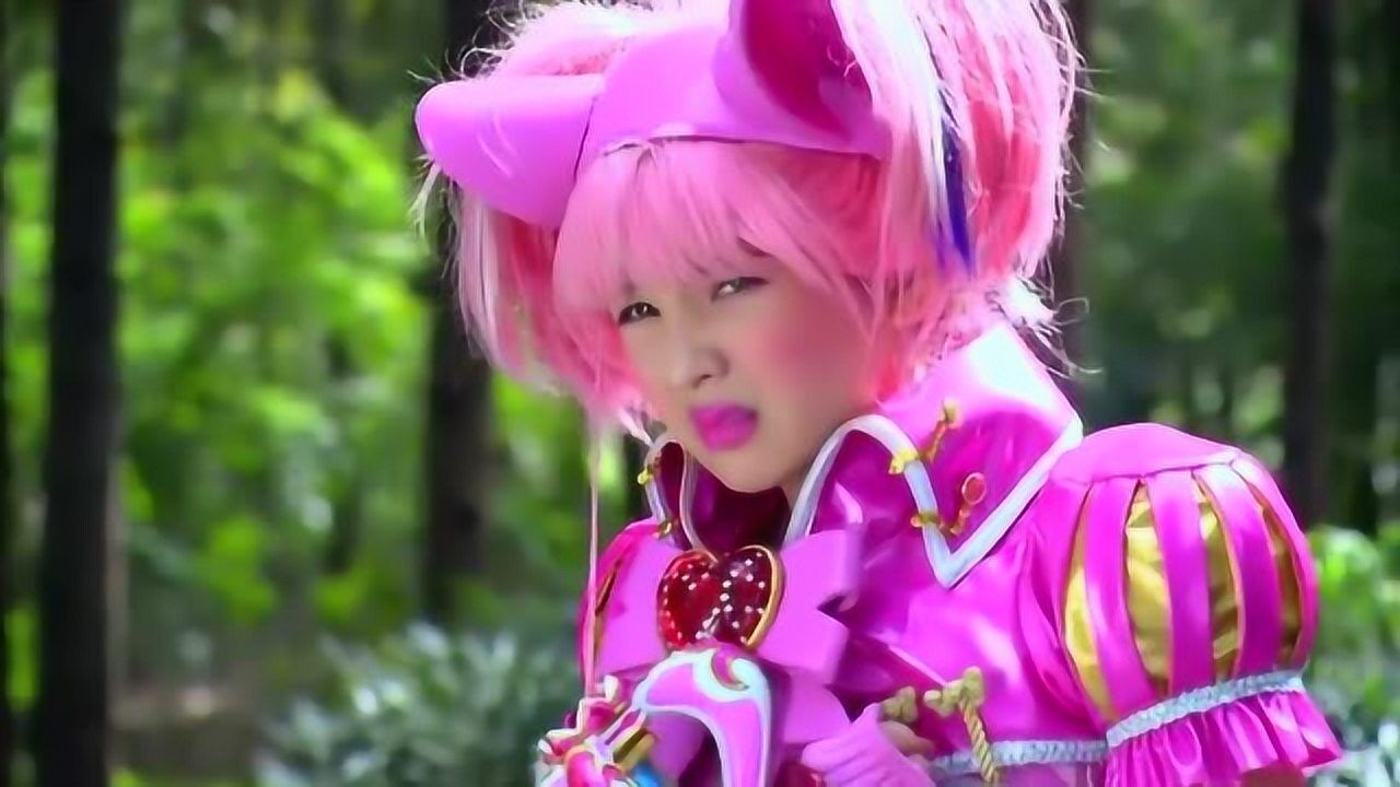 舞法天女基拉度使出孤花毒刺安真真为救弱鸡竟不顾自己安危