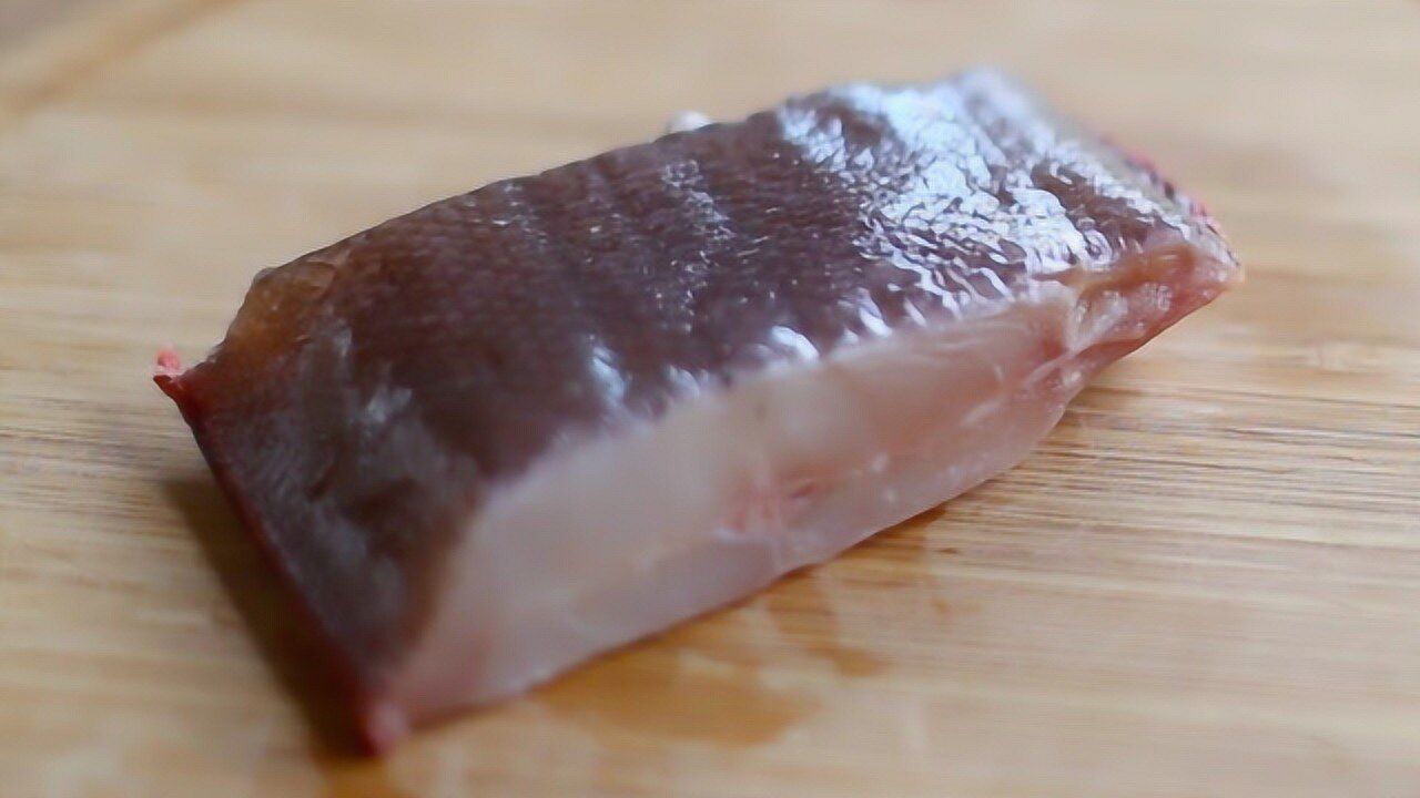 龙利鱼去皮去骨