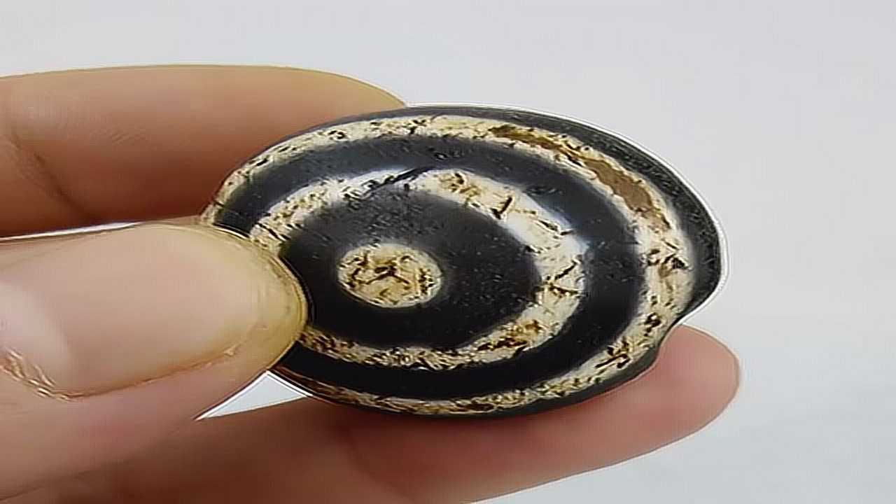 y藏传佛教天然玛瑙真品一眼圆板珠老天珠板珠项链吊坠_腾讯视频