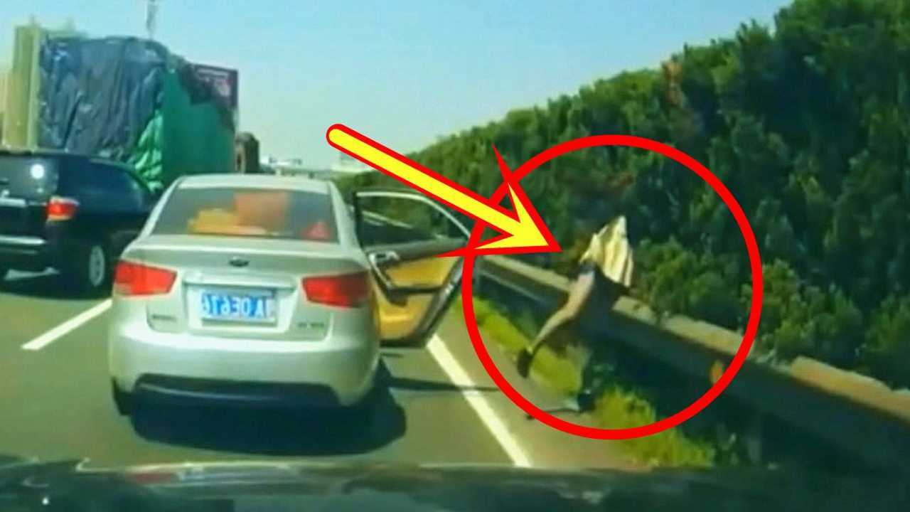 遇到长时间堵车女司机下车做出这动作监控拍下全过程