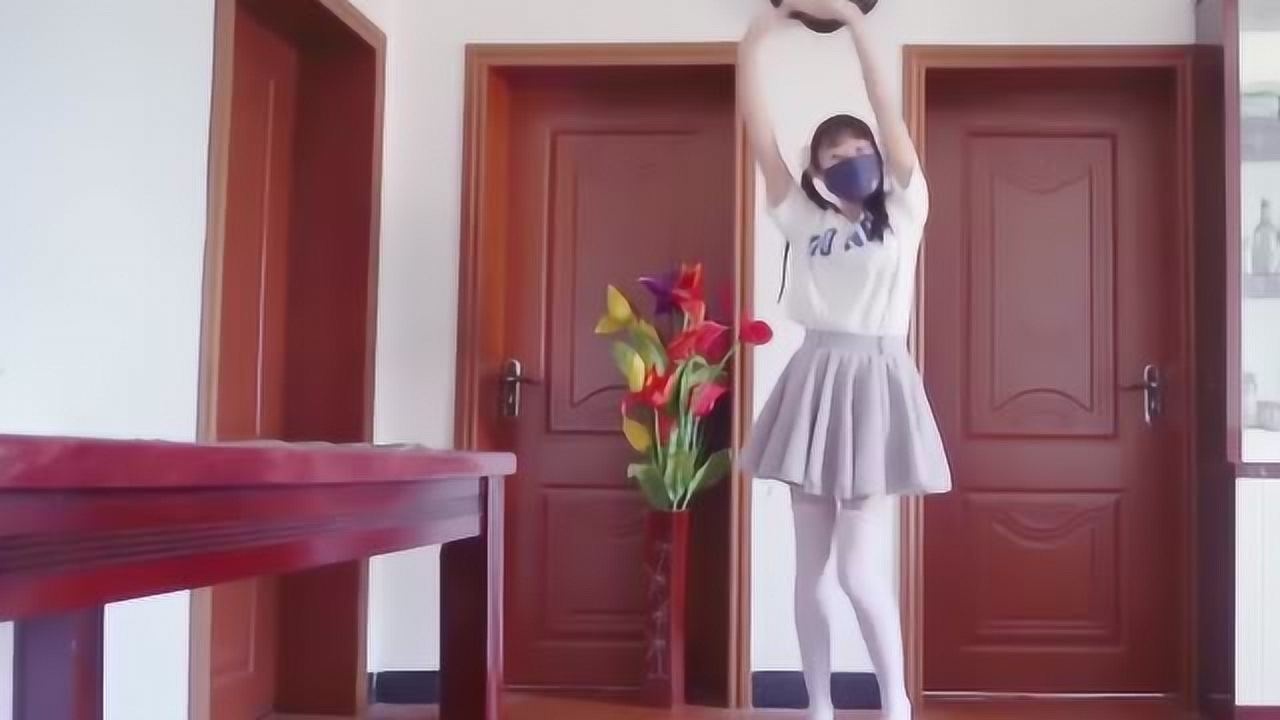 可爱的白丝小萝莉在家跳舞，萝莉控不要错过哦_腾讯视频