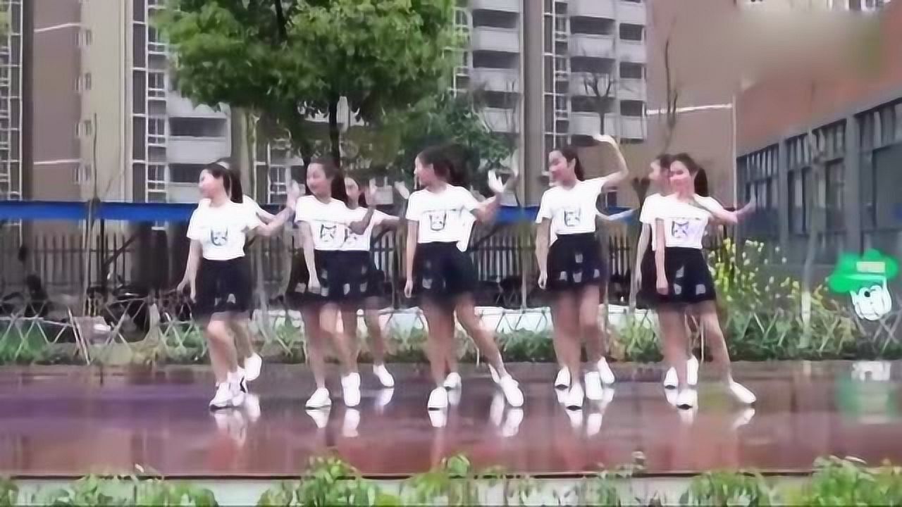 初中生毕业典礼之《淋雨一直走》舞蹈,少女必学_高清1080P在线观看平台_腾讯视频