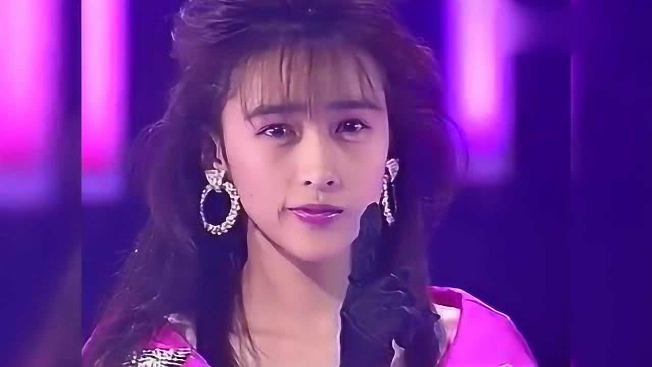 工藤静香18岁时的打歌现场难怪木村拓哉会爱上她美得闪闪发光