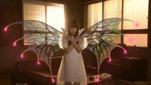 小女孩长着蝴蝶的翅膀，拥有着天使般的魔力！一部奇幻剧情电影
