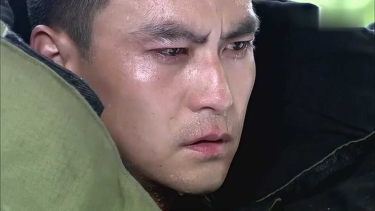 特警力量:何苗不慎踩雷,陶静现场表白,一番话让人感动!