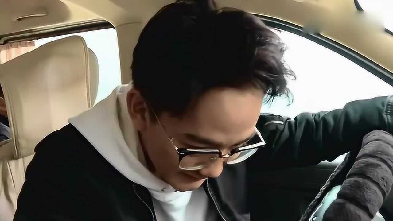 变形计钱多多富二代第一次看高配五菱宏光没想到竟不会开