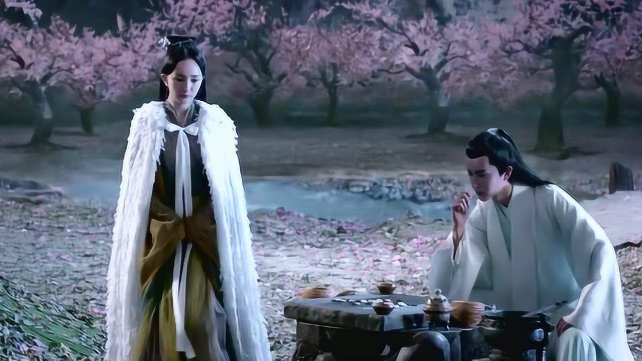 白浅看到夜华在凡间娶妻后发火了白真到十里桃林找四哥白真哭诉