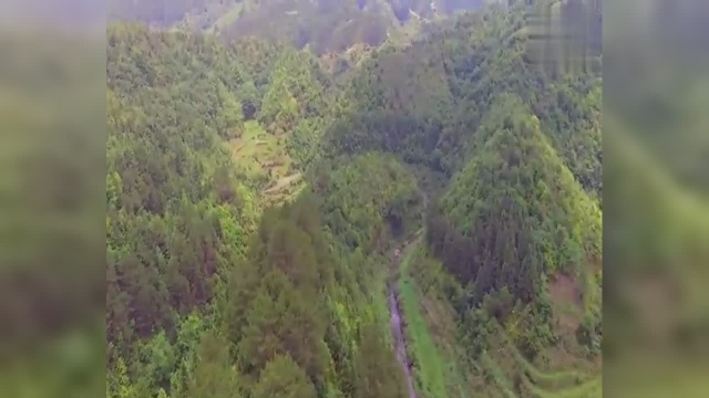 航拍贵州大山里的风景,真是江山如画啊,太美了!