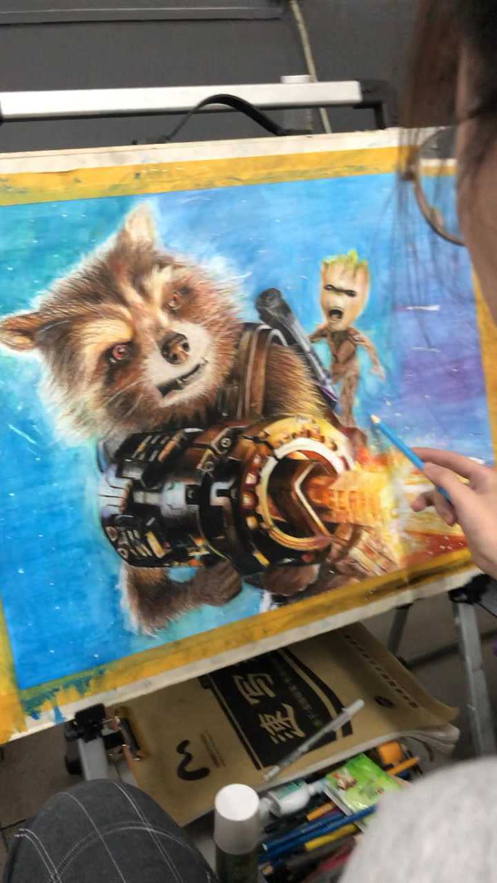 诗柔同学高二时画的彩铅漫威英雄火箭浣熊rocket raccoon