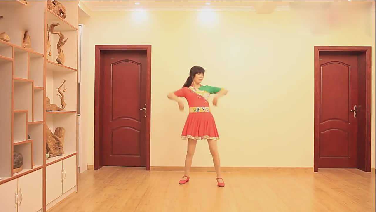 广场舞《水月亮》跳的真美