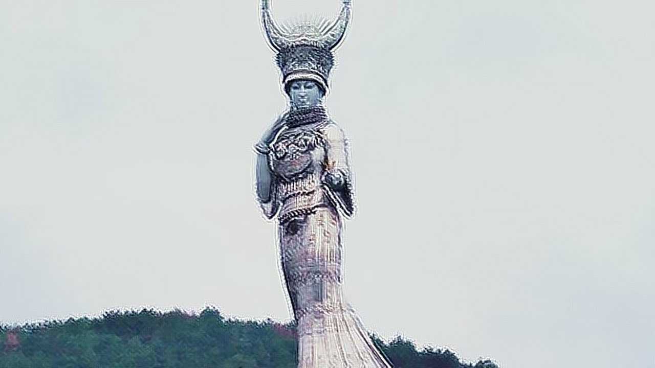 贵州建成88米高仰阿莎雕像成为我国最高的苗族美神