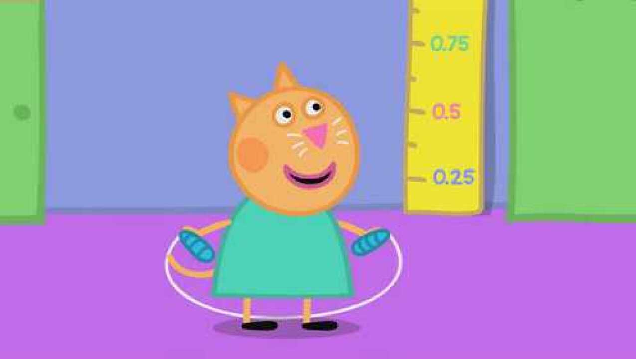 小猫坎迪要为大家表演跳绳坎迪笑得很开心