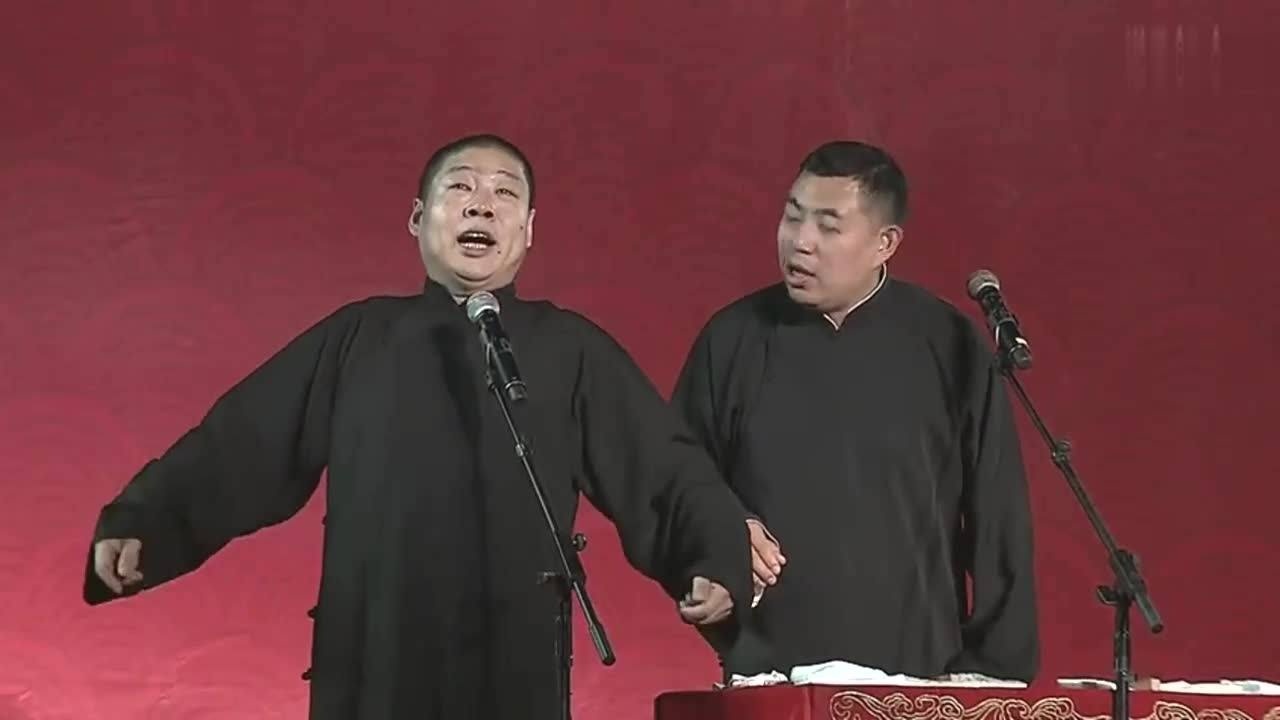 李鹤彪台上说小岳岳孙越特别火都拍av了搭档韩鹤晓赶紧拦着