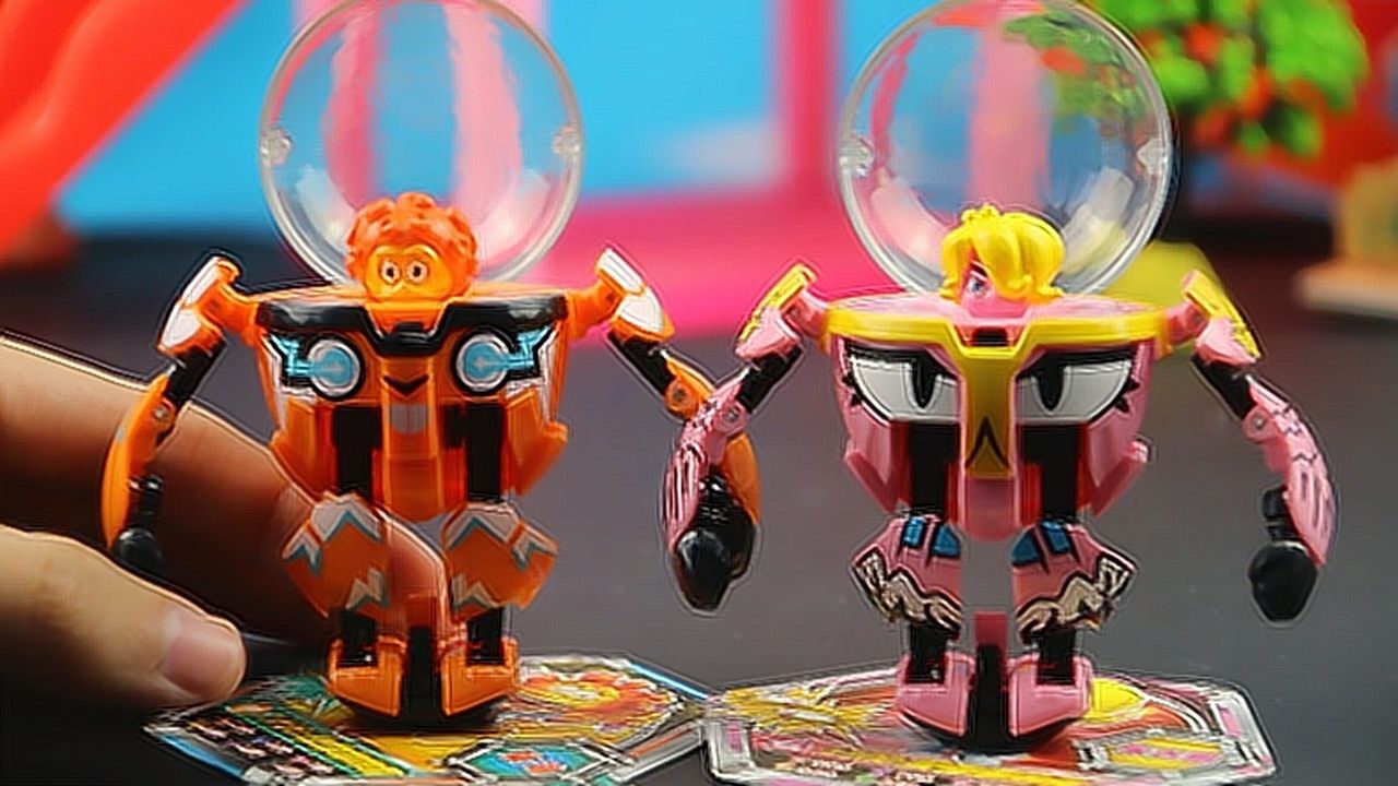 外星小子蛋星侠变身玩具 朱古力和莱德拼装玩具_高清1