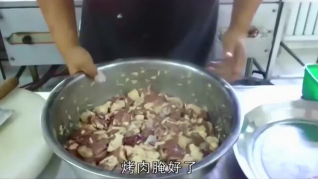 新疆羊肉串怎么做最好吃?新疆人教你怎么做,看着好想吃呀