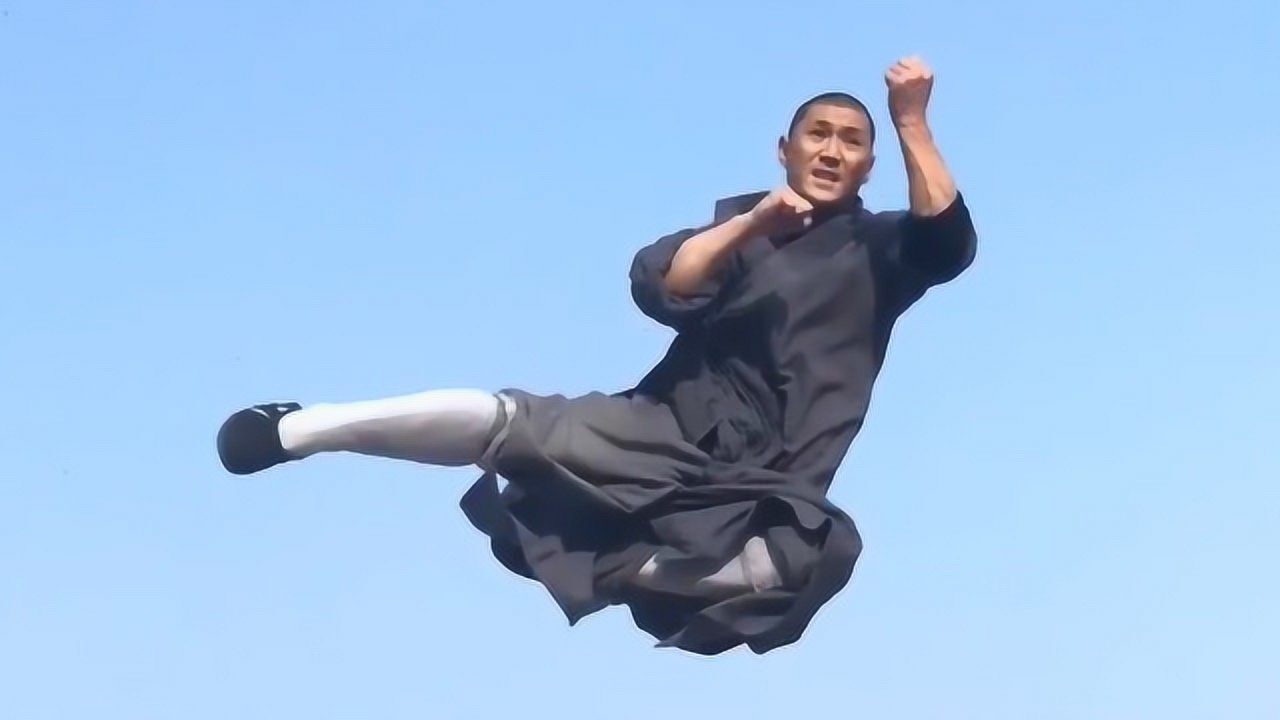 小伙习武8年,一招"少林醉棍"万夫莫敌,网友:不愧是少林武僧