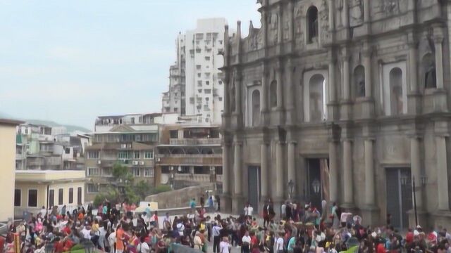 中国一个富有的地区,人均年收入达到50万,存在很低调