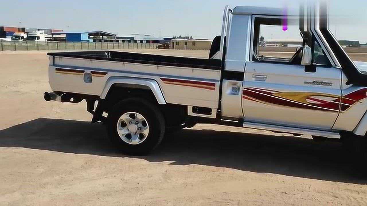 不变的经典,实拍2019款丰田lc79,皮卡界的越野王者!