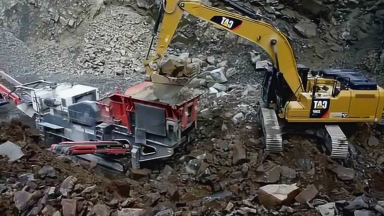 卡特336f挖掘机填充破碎机,这活不好干!