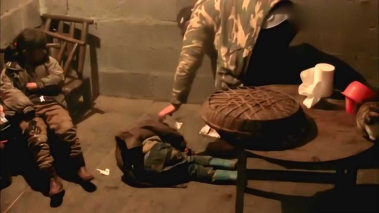 变形计四爷困到睡着亲姐竟说晕倒了死了