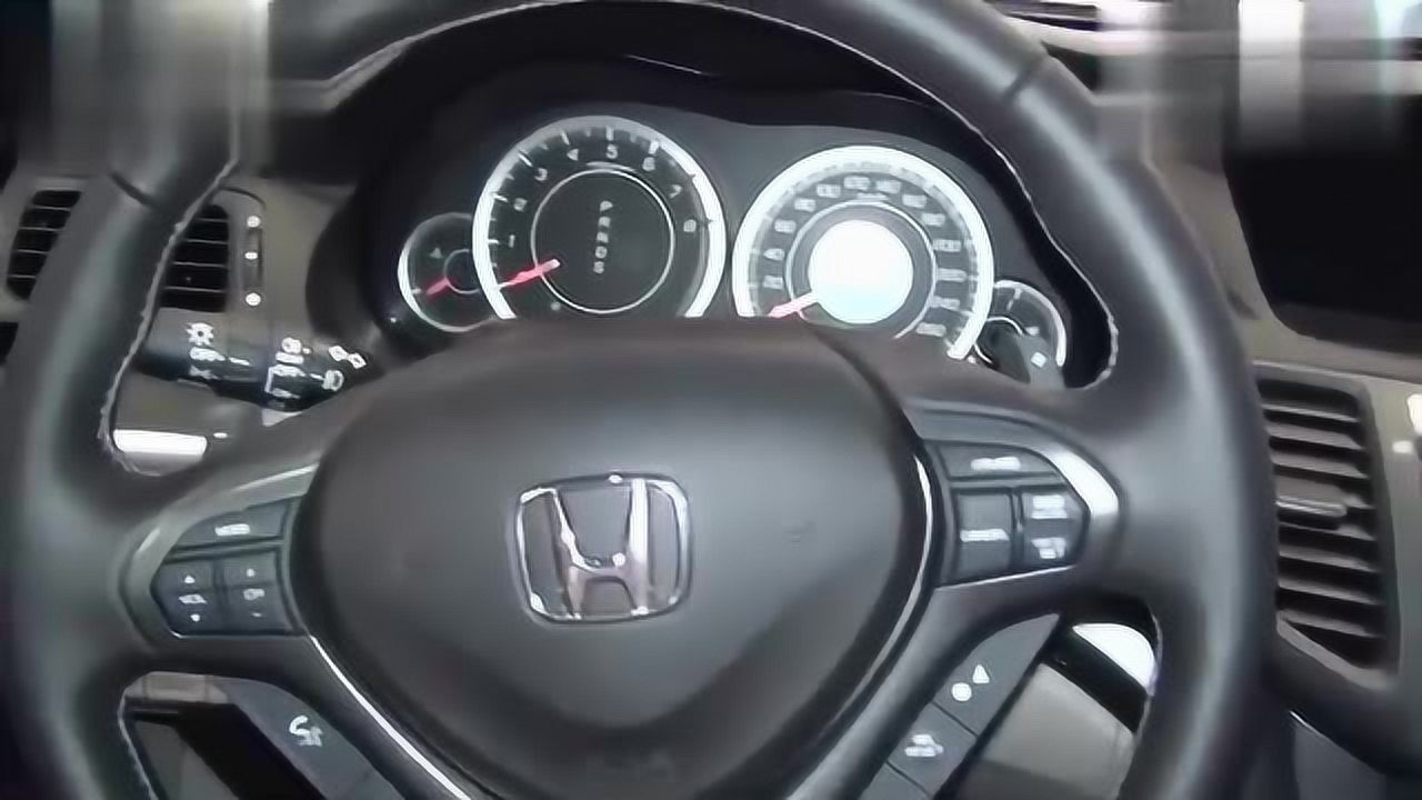 2018款本田雅阁i-vtec到店实拍,打开车门看到内饰买不买自己决定