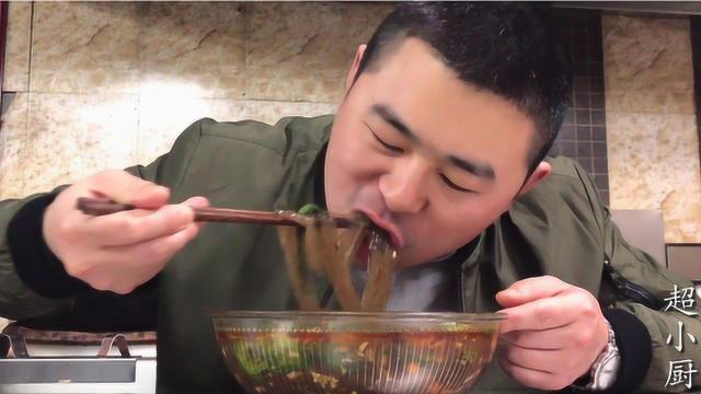 重庆酸辣粉怎么做好吃超小厨1斤红薯粉做了一盆吸着吃真过瘾